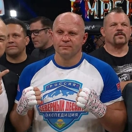 Федор Емельяненко нокаутировал легенду UFC в предпоследнем бою своей карьеры
