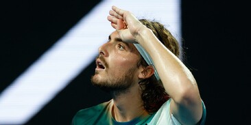 Стефанос Циципас почтил память жертв железнодорожной катастрофы в Греции