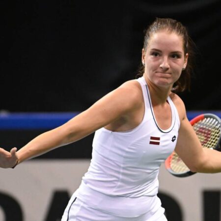 Анастасия Захарова вышла в 1/8 финала турнира WTA 125 в Анталье, Елена Приданкина выбыла