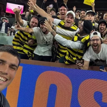 Карлос Алькараз рассказал о забавной поддержке фанатов в костюмах пчёл