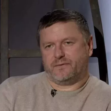 Евгений Кафельников о выступлении Медведева на грунтовом сезоне: «Игра не впечатляет»