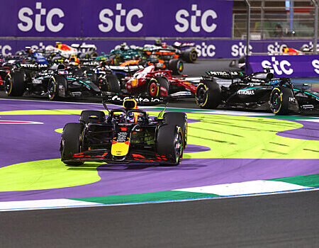 Гран-при Саудовской Аравии: Как рискованная квалификационная стратегия Red Bull превзошла McLaren