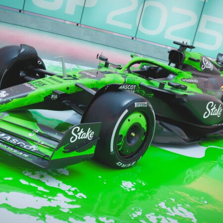 Льюис Хэмилтон и Ferrari ищут прорыва после непростого старта сезона F1 2025