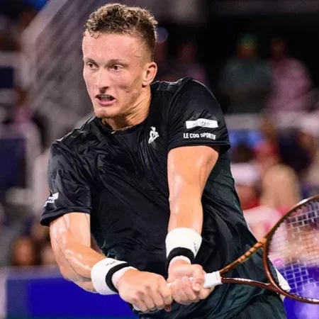 ATP Гамбург: Иржи Лехечка вышел в четвертьфинал, обыграв Серундоло