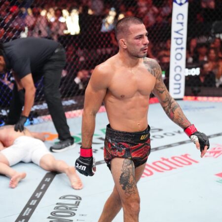 Чемпион UFC прогнозирует бой Деметриуса Джонсона против Эдди Холла