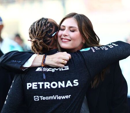 «Мышление чемпиона»: Мария Шарапова отреагировала на философский пост гонщика «Формулы-1» Льюиса Хэмилтона