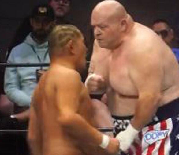 Баттербин нокаутировал рестлера за 29 секунд после отмены боя с легендой UFC