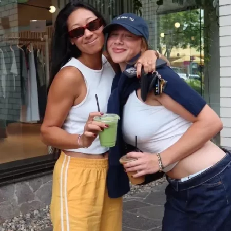 Аманда Анисимова поделилась австралийскими кадрами с Присциллой Хон